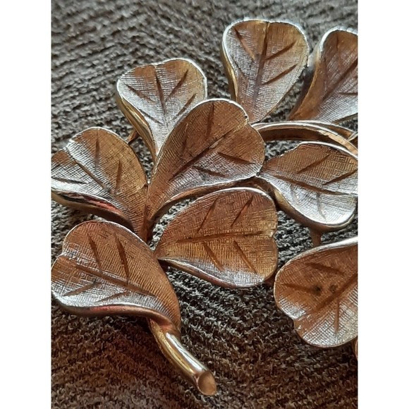 Vintage Coro Francois Brooch Pin Heart Shaped Leaf Branch Goldtone Textured 2" - Picture 5 of 5